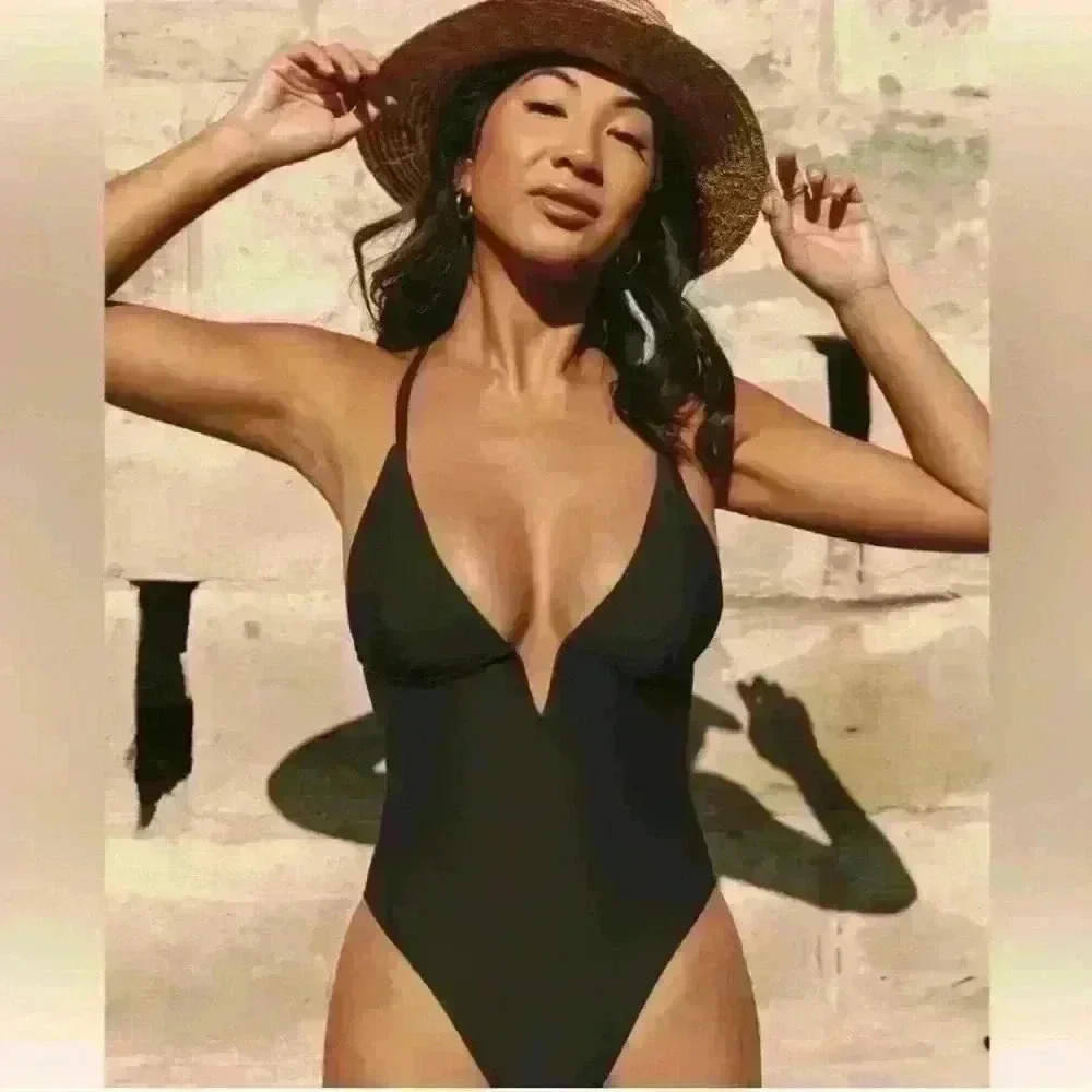 Cupshe Deep V Wire Cross Tie back One-Piece Size XL